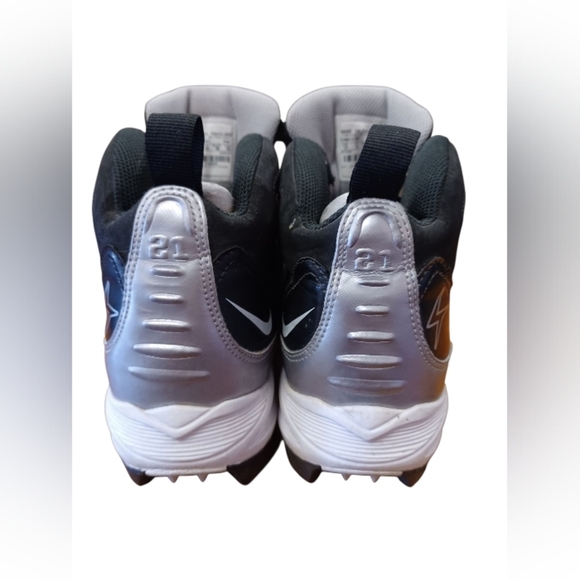 Nike Shark 319011-001 Black And White Football Cleats EUC Size 11 - Picture 6 of 8